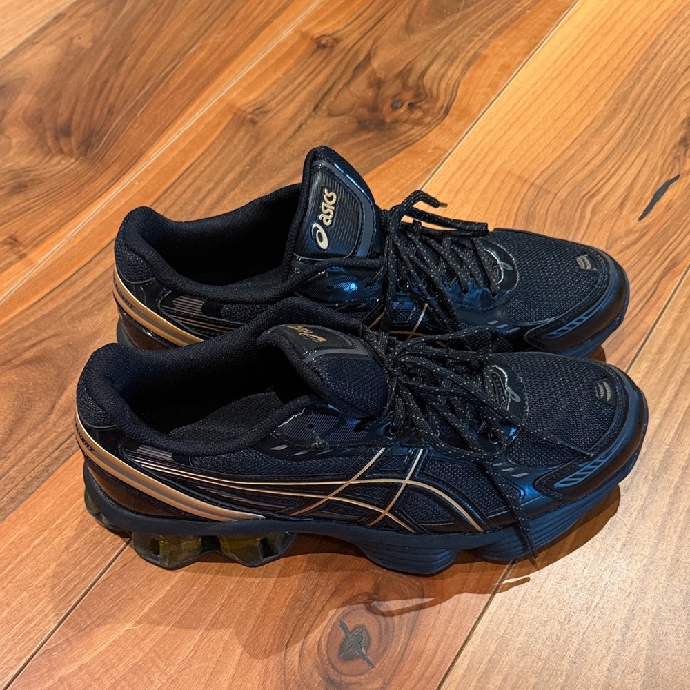 ASICS Men's Black and Gold Athletic Shoes